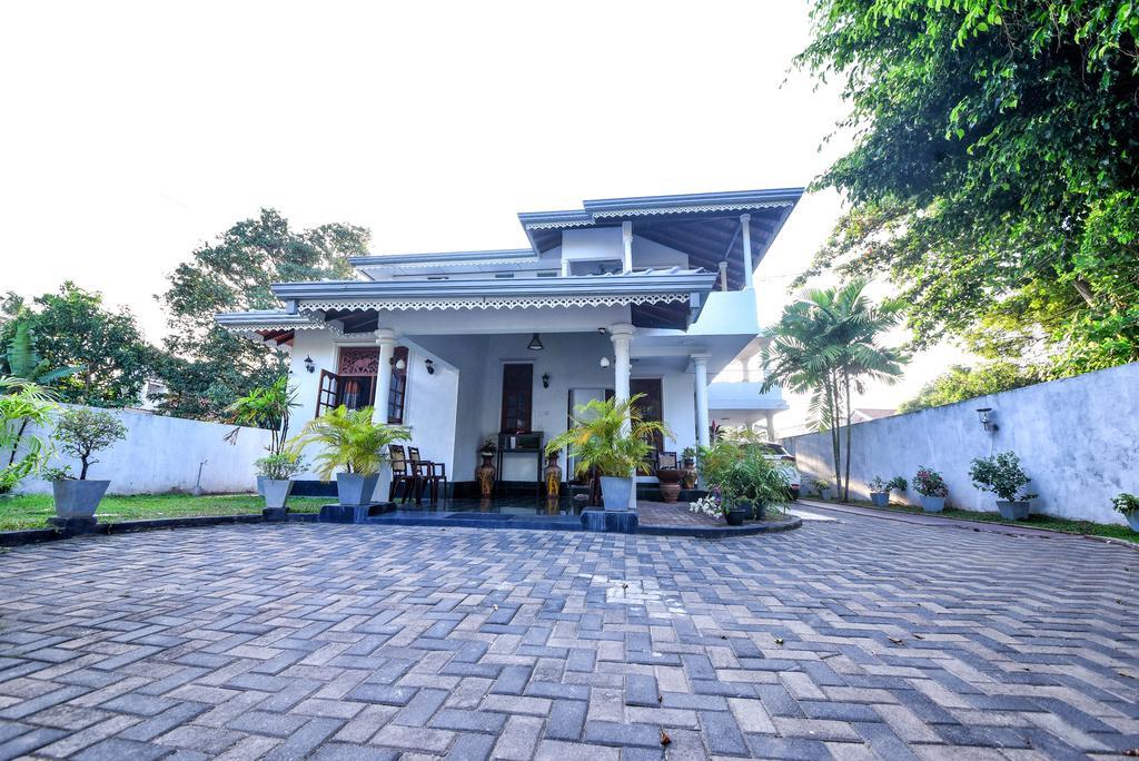 Asian Villa Negombo Exterior photo