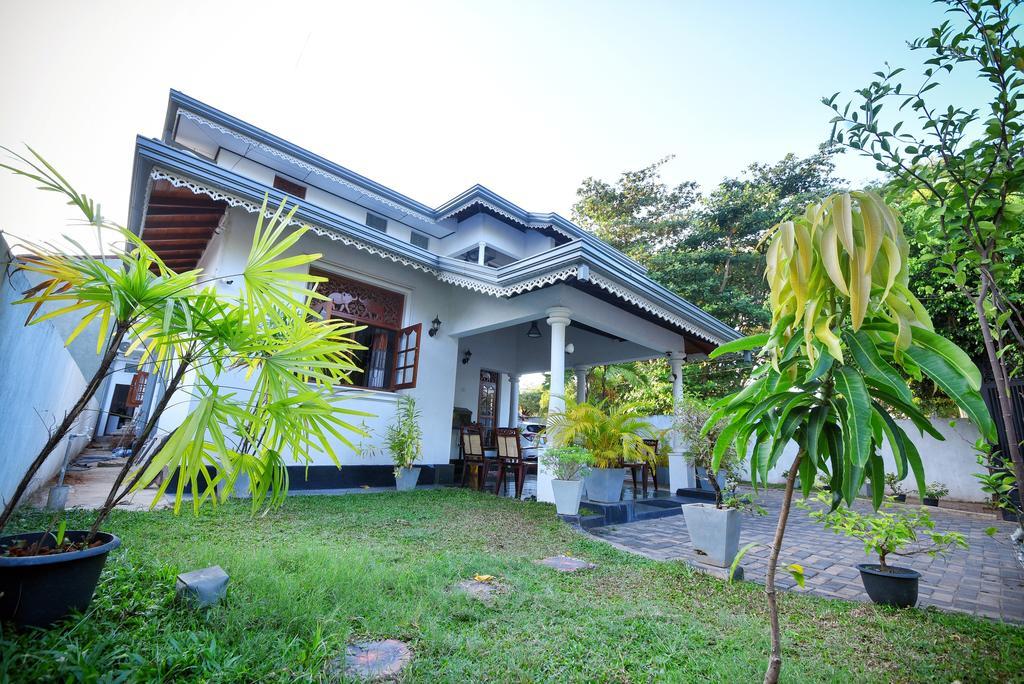 Asian Villa Negombo Exterior photo